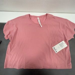Lulu lemon cropped tee shirt